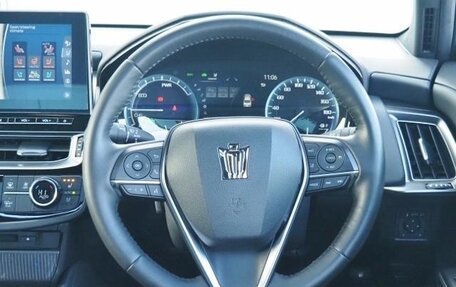 Toyota Crown, 2022 год, 3 270 000 рублей, 16 фотография