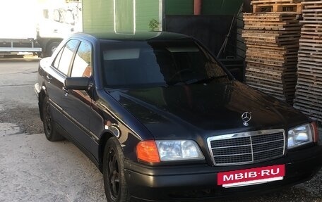 Mercedes-Benz E-Класс, 1995 год, 180 000 рублей, 2 фотография