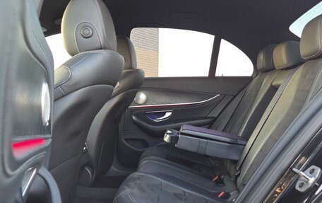 Mercedes-Benz E-Класс, 2019 год, 2 990 000 рублей, 24 фотография