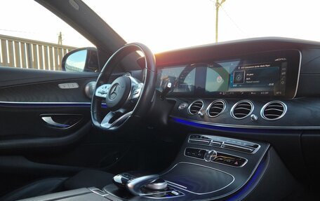 Mercedes-Benz E-Класс, 2019 год, 2 990 000 рублей, 20 фотография