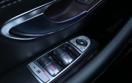Mercedes-Benz E-Класс, 2019 год, 2 990 000 рублей, 34 фотография