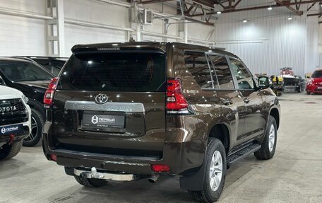 Toyota Land Cruiser Prado 150 рестайлинг 2, 2021 год, 4 590 000 рублей, 4 фотография