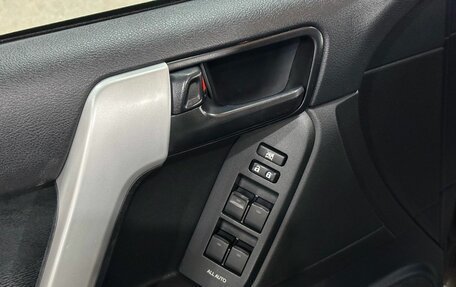 Toyota Land Cruiser Prado 150 рестайлинг 2, 2021 год, 4 590 000 рублей, 9 фотография