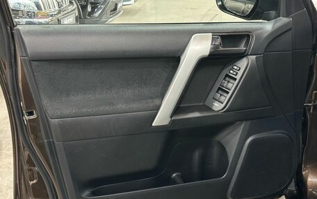Toyota Land Cruiser Prado 150 рестайлинг 2, 2021 год, 4 590 000 рублей, 8 фотография