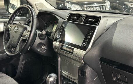 Toyota Land Cruiser Prado 150 рестайлинг 2, 2021 год, 4 590 000 рублей, 22 фотография