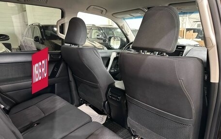 Toyota Land Cruiser Prado 150 рестайлинг 2, 2021 год, 4 590 000 рублей, 18 фотография