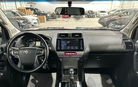 Toyota Land Cruiser Prado 150 рестайлинг 2, 2021 год, 4 590 000 рублей, 27 фотография