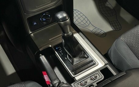 Toyota Land Cruiser Prado 150 рестайлинг 2, 2021 год, 4 590 000 рублей, 31 фотография