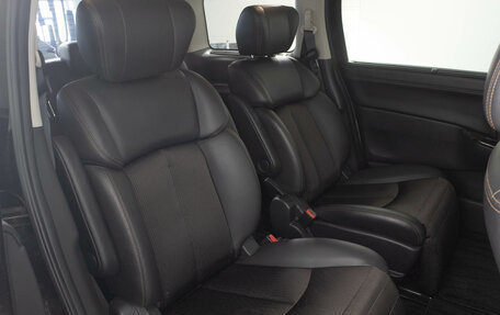 Nissan Elgrand III, 2018 год, 2 899 000 рублей, 10 фотография