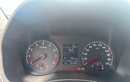 Hyundai Solaris II рестайлинг, 2018 год, 1 000 000 рублей, 8 фотография