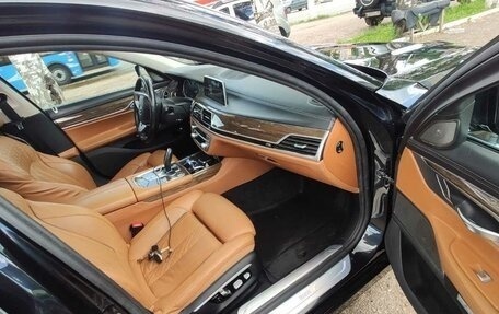 BMW 7 серия, 2015 год, 3 800 000 рублей, 8 фотография