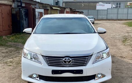 Toyota Camry, 2012 год, 850 000 рублей, 1 фотография