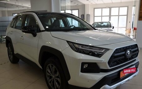 Toyota RAV4, 2023 год, 4 999 000 рублей, 3 фотография