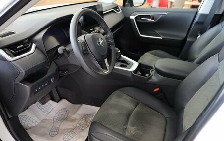 Toyota RAV4, 2023 год, 4 999 000 рублей, 17 фотография
