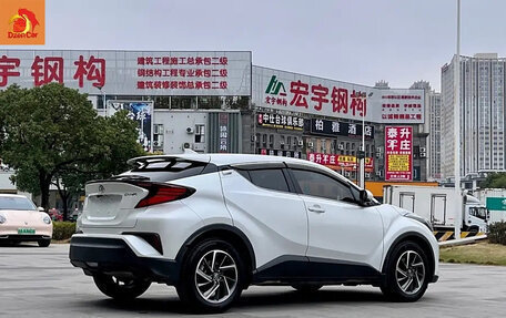 Toyota C-HR I рестайлинг, 2021 год, 1 620 000 рублей, 4 фотография