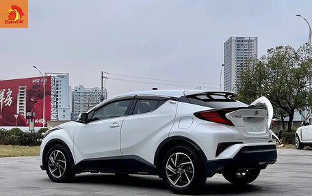 Toyota C-HR I рестайлинг, 2021 год, 1 620 000 рублей, 6 фотография