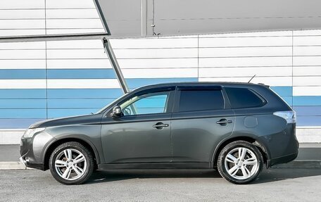 Mitsubishi Outlander III рестайлинг 3, 2014 год, 1 349 000 рублей, 8 фотография