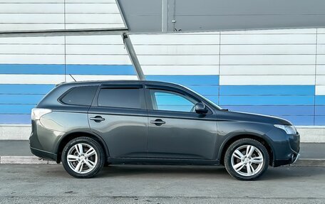Mitsubishi Outlander III рестайлинг 3, 2014 год, 1 349 000 рублей, 4 фотография