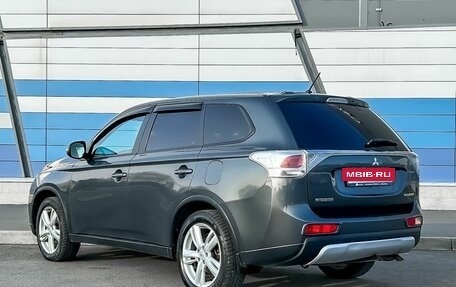 Mitsubishi Outlander III рестайлинг 3, 2014 год, 1 349 000 рублей, 7 фотография
