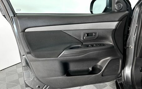 Mitsubishi Outlander III рестайлинг 3, 2014 год, 1 349 000 рублей, 11 фотография