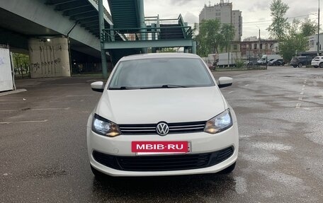 Volkswagen Polo VI (EU Market), 2013 год, 940 000 рублей, 2 фотография