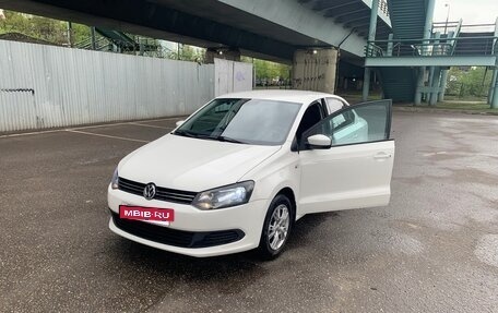 Volkswagen Polo VI (EU Market), 2013 год, 940 000 рублей, 10 фотография