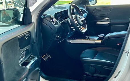 Mercedes-Benz GLB AMG, 2022 год, 4 050 000 рублей, 14 фотография