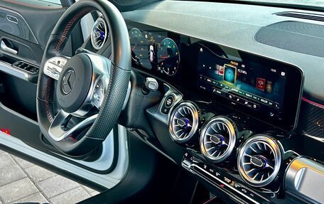 Mercedes-Benz GLB AMG, 2022 год, 4 050 000 рублей, 12 фотография
