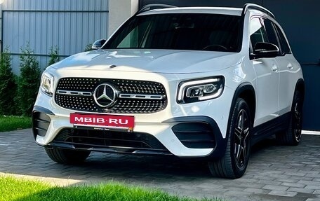 Mercedes-Benz GLB AMG, 2022 год, 4 050 000 рублей, 3 фотография