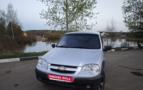 Chevrolet Niva I рестайлинг, 2012 год, 485 000 рублей, 2 фотография