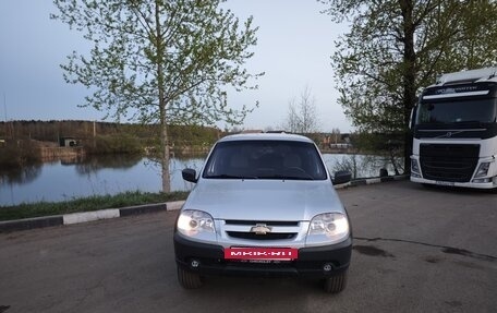 Chevrolet Niva I рестайлинг, 2012 год, 485 000 рублей, 4 фотография