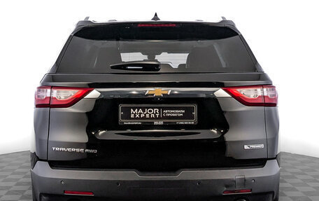 Chevrolet Traverse II, 2018 год, 2 600 000 рублей, 6 фотография
