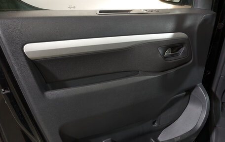 Peugeot Traveller I, 2021 год, 2 795 000 рублей, 19 фотография