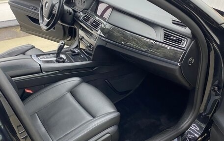 BMW 7 серия, 2014 год, 3 200 000 рублей, 9 фотография