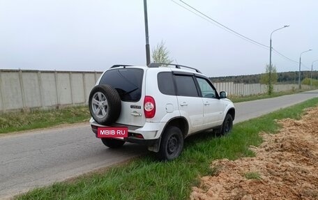 Chevrolet Niva I рестайлинг, 2015 год, 690 000 рублей, 3 фотография