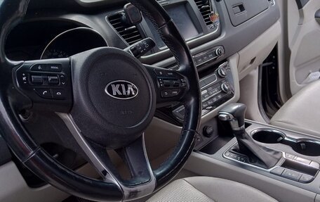 KIA Carnival III, 2019 год, 2 400 000 рублей, 7 фотография