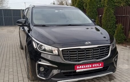 KIA Carnival III, 2019 год, 2 400 000 рублей, 4 фотография