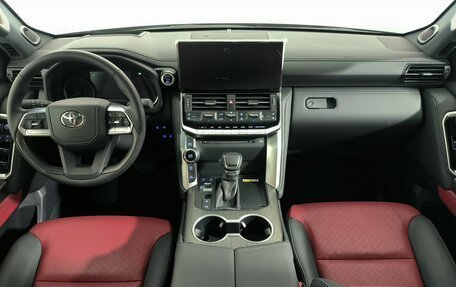 Toyota Land Cruiser, 2024 год, 17 700 000 рублей, 16 фотография