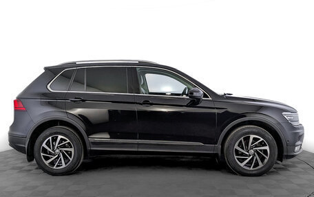 Volkswagen Tiguan II, 2018 год, 2 650 000 рублей, 4 фотография