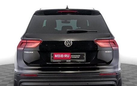 Volkswagen Tiguan II, 2018 год, 2 650 000 рублей, 6 фотография