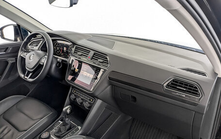 Volkswagen Tiguan II, 2018 год, 2 650 000 рублей, 11 фотография