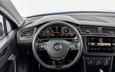 Volkswagen Tiguan II, 2018 год, 2 650 000 рублей, 22 фотография
