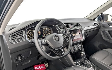 Volkswagen Tiguan II, 2018 год, 2 650 000 рублей, 16 фотография
