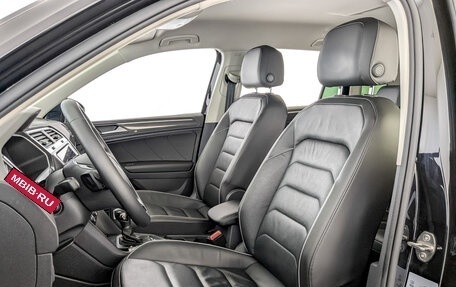 Volkswagen Tiguan II, 2018 год, 2 650 000 рублей, 20 фотография