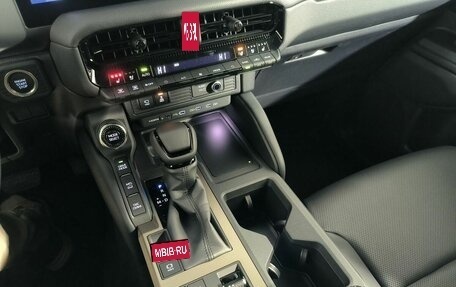 Toyota Land Cruiser Prado, 2024 год, 14 000 000 рублей, 25 фотография