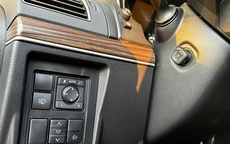 Toyota Land Cruiser Prado 150 рестайлинг 2, 2021 год, 5 750 000 рублей, 14 фотография