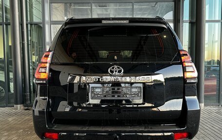 Toyota Land Cruiser Prado 150 рестайлинг 2, 2021 год, 5 750 000 рублей, 6 фотография