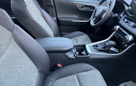Toyota RAV4, 2025 год, 3 590 000 рублей, 16 фотография
