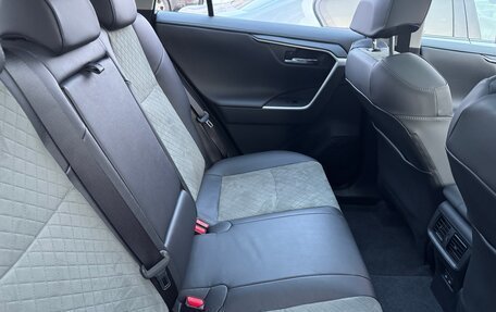 Toyota RAV4, 2025 год, 3 590 000 рублей, 18 фотография