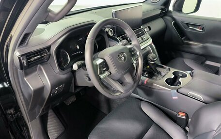 Toyota Land Cruiser, 2024 год, 15 700 000 рублей, 16 фотография